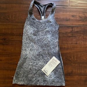Lulu Lemon, heather gray, size 2, never worn